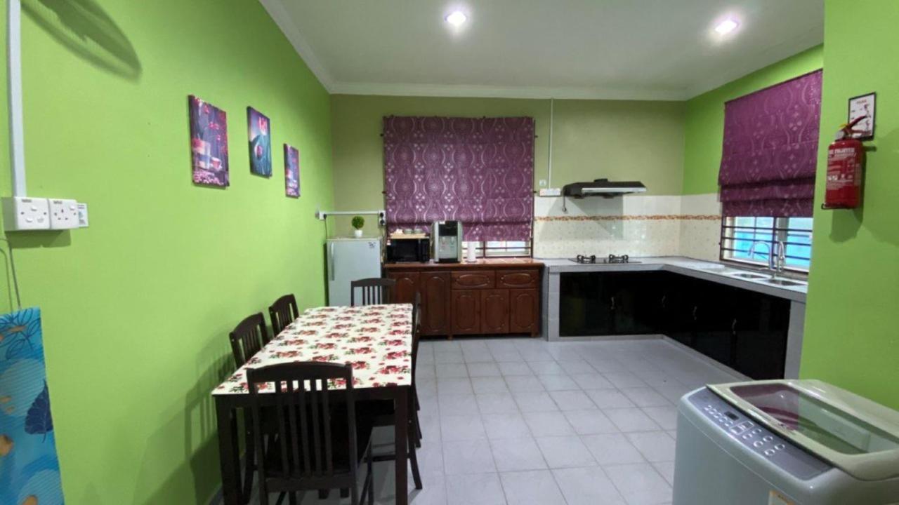 Seri Idaman Guest House Pasir Mas Ngoại thất bức ảnh