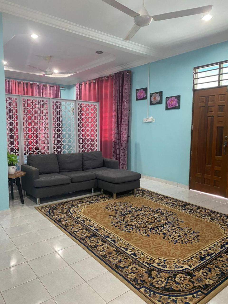 Seri Idaman Guest House Pasir Mas Ngoại thất bức ảnh